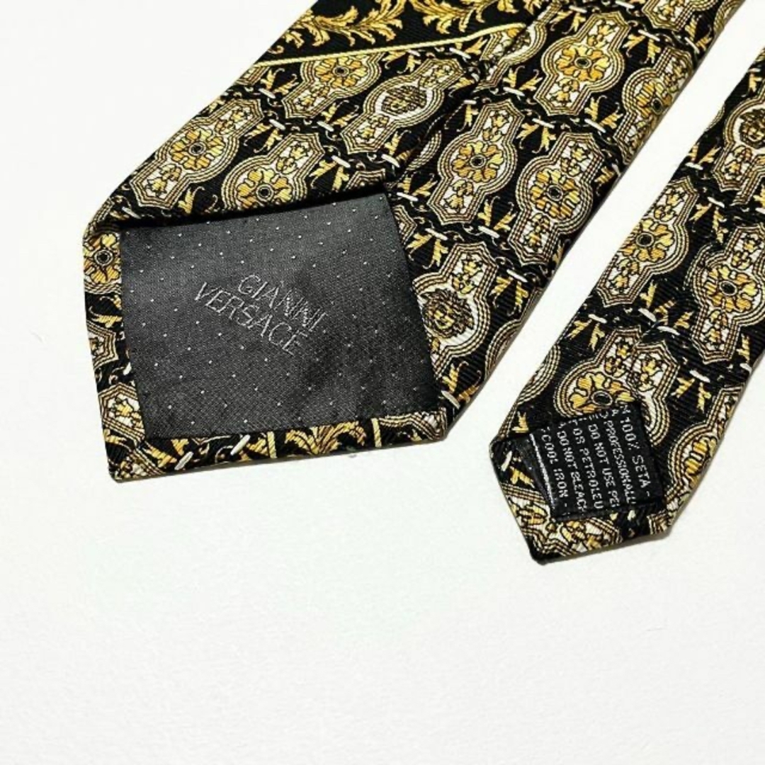 Gianni Versace(ジャンニヴェルサーチ)の【美品】ヴェルサーチ ネクタイ 総柄 メデューサ バロック シルク イタリア製 メンズのファッション小物(ネクタイ)の商品写真