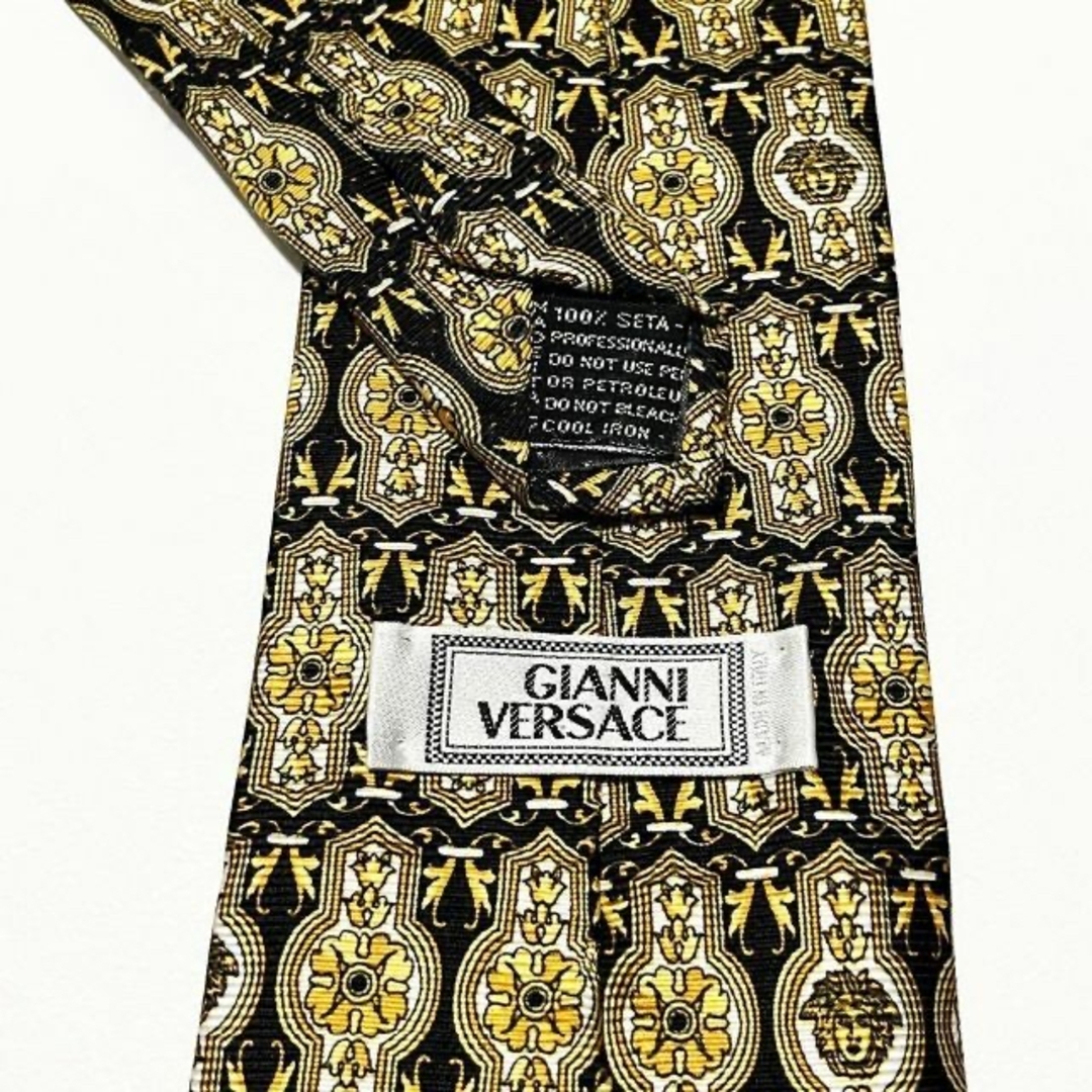 Gianni Versace(ジャンニヴェルサーチ)の【美品】ヴェルサーチ ネクタイ 総柄 メデューサ バロック シルク イタリア製 メンズのファッション小物(ネクタイ)の商品写真