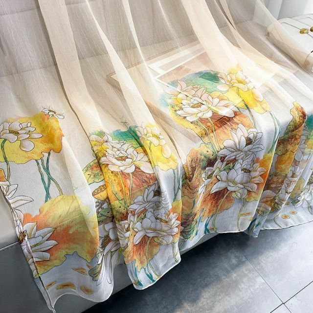 これからの季節に✨薄手 ストール 大判 シースルー 和柄 花柄 ベージュ シアー レディースのファッション小物(ストール/パシュミナ)の商品写真