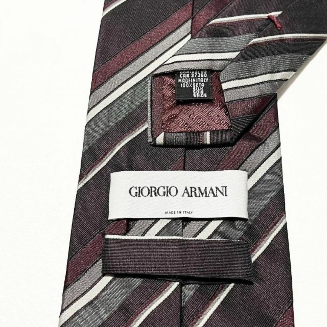 Giorgio Armani(ジョルジオアルマーニ)の【美品】アルマーニ ネクタイ レジメンタルストライプ柄 シルク イタリア製 メンズのファッション小物(ネクタイ)の商品写真