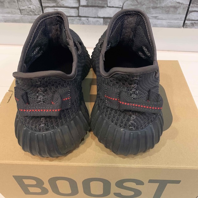 adidas(アディダス)のYEEZY BOOST 350 V2 BLACK FU9006 24cm レディースの靴/シューズ(スニーカー)の商品写真