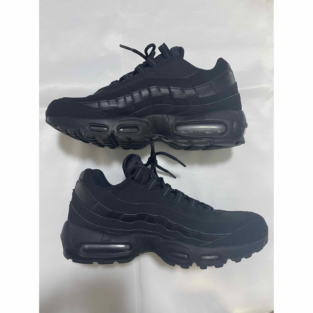 NIKE(ナイキ)のNIKE AIR MAX 95 TRIPLE BLACK 609048-092 メンズの靴/シューズ(スニーカー)の商品写真