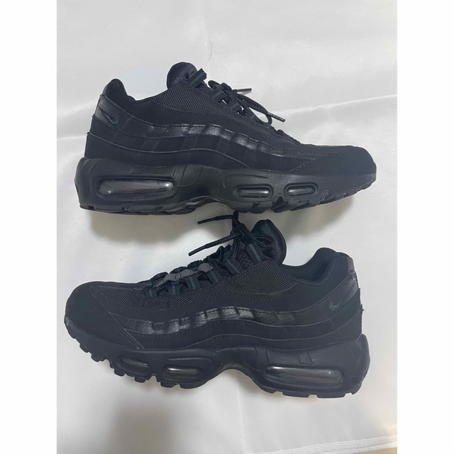 NIKE(ナイキ)のNIKE AIR MAX 95 TRIPLE BLACK 609048-092 メンズの靴/シューズ(スニーカー)の商品写真