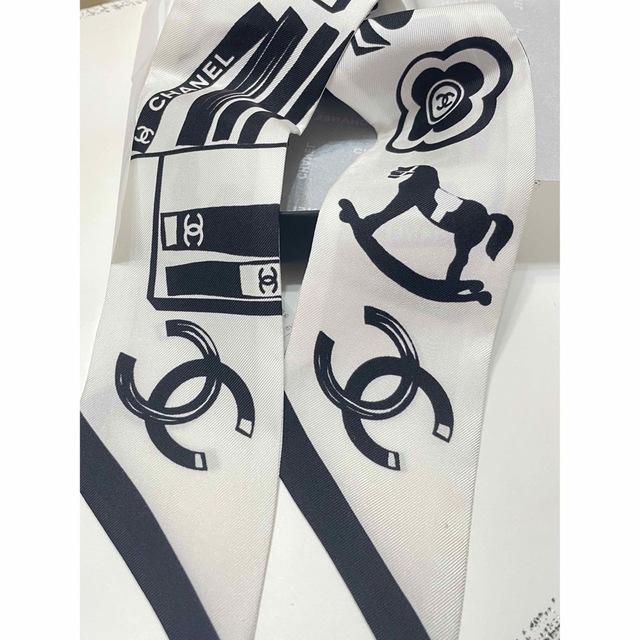 CHANEL シャネル スカーフ ヘアバンド ブック 本 ココマーク 馬 白 黒