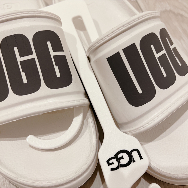 UGG(アグ)のUGG スライドシャワーサンダル レディースの靴/シューズ(サンダル)の商品写真
