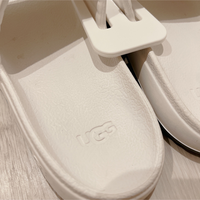 UGG スライドシャワーサンダル 3