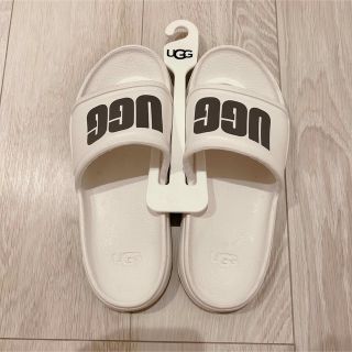 UGG スライドシャワーサンダル