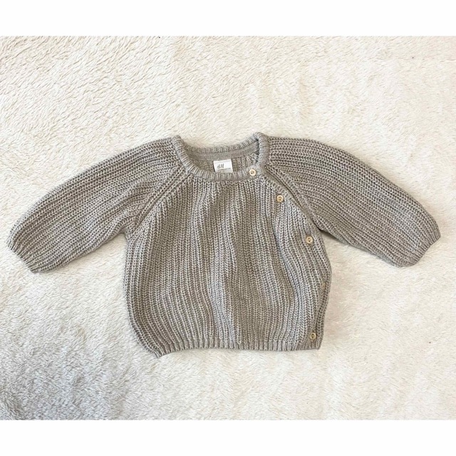 H&M(エイチアンドエム)のH&M ニットセットアップ　2-4m 60サイズ キッズ/ベビー/マタニティのベビー服(~85cm)(ニット/セーター)の商品写真