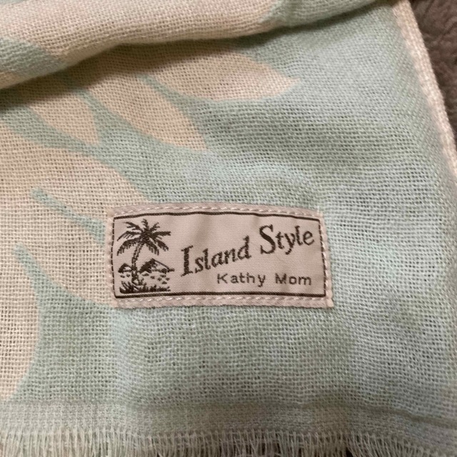 キャシーマム　綿100%スカーフ/ハワイ レディースのファッション小物(バンダナ/スカーフ)の商品写真