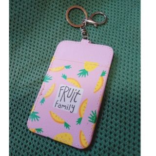 【新品・未使用】ピンクパイナップル🍍パスケース(名刺入れ/定期入れ)