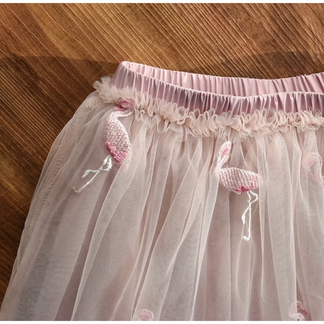 110 サイズ子供ミニチュールスカート刺繍 フラミンゴ ベージュピンク色  キッズ/ベビー/マタニティのキッズ服女の子用(90cm~)(スカート)の商品写真