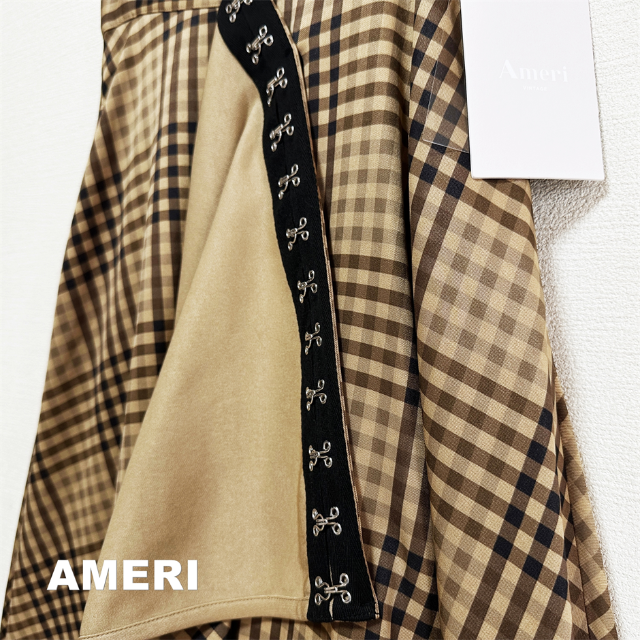 Ameri VINTAGE(アメリヴィンテージ)の【AMERI】RAFFLE FLARE CHECK SKIRT タグ付未使用 レディースのスカート(ロングスカート)の商品写真