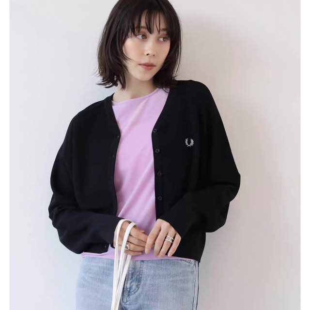 FRED PERRY(フレッドペリー)のFRED PERRY × Ray BEAMS / 別注 Vネック カーディガン レディースのトップス(カーディガン)の商品写真