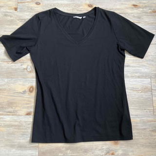 ユニクロ(UNIQLO)のユニクロUNIQLO ドライシャツ　VネックTシャツ　ブラック黒　シンプル(Tシャツ(半袖/袖なし))