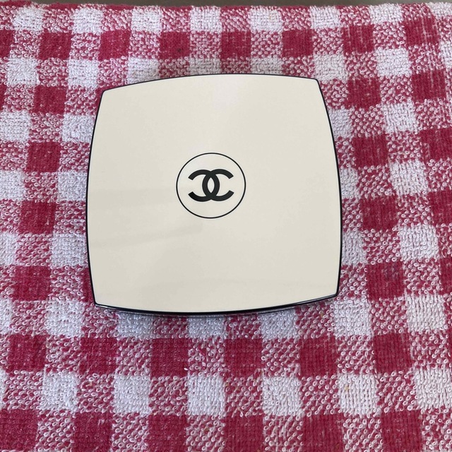 CHANEL レベージュマキシプードゥルベルミンソフトピーチ