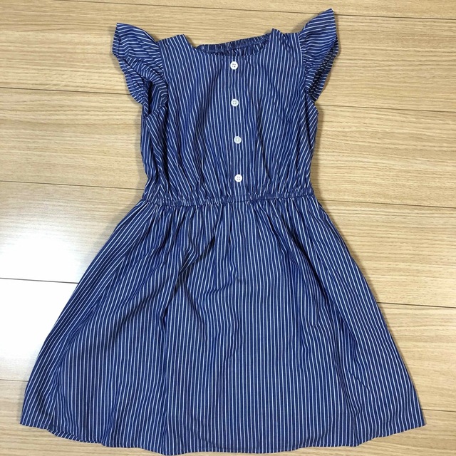 GU(ジーユー)のワンピース　GU   110 キッズ/ベビー/マタニティのキッズ服女の子用(90cm~)(ワンピース)の商品写真