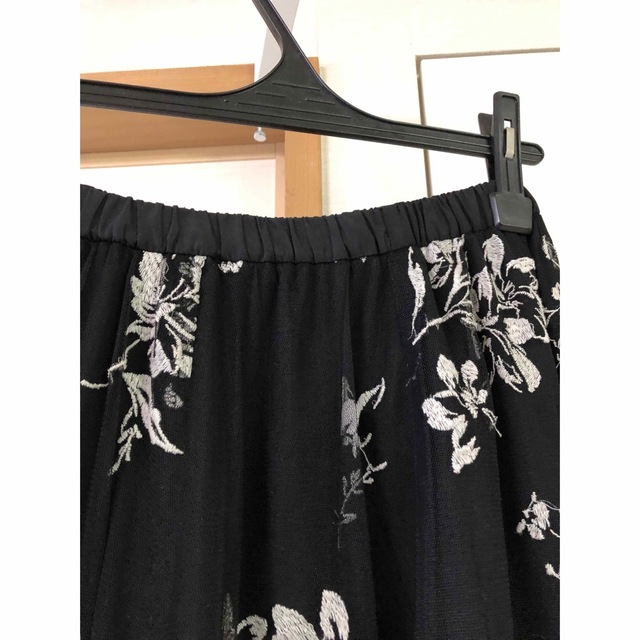 COCO DEAL(ココディール)のCOCODEAL レース　フレアースカート　黒　花柄　M レディースのスカート(ロングスカート)の商品写真