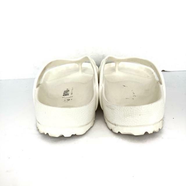 BIRKENSTOCK(ビルケンシュトック)のビルケンシュトック ビーチサンダル - 白 レディースの靴/シューズ(サンダル)の商品写真