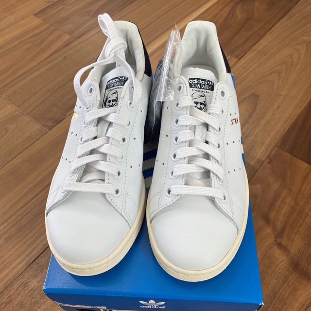 adidas(アディダス)のadidas STAN SMITH ホワイト系（ネイビー） レディースの靴/シューズ(スニーカー)の商品写真