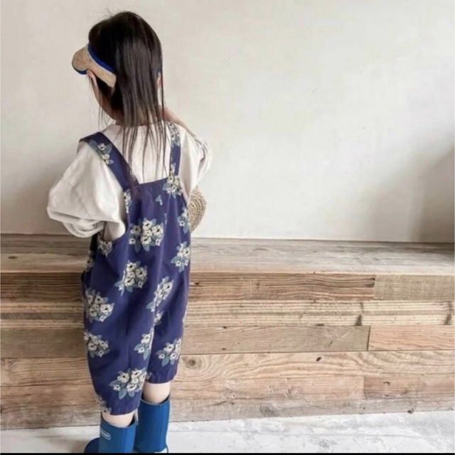 花柄サロペット（ショートパンツ）90cm キッズ/ベビー/マタニティのキッズ服女の子用(90cm~)(パンツ/スパッツ)の商品写真