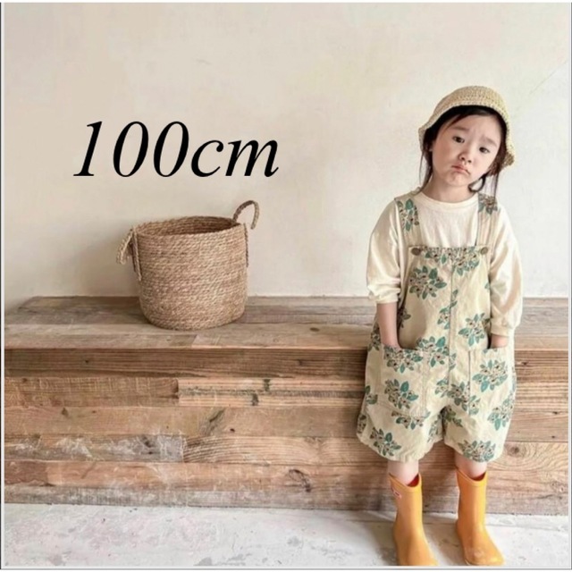 花柄サロペット（ショートパンツ）100cm キッズ/ベビー/マタニティのキッズ服女の子用(90cm~)(パンツ/スパッツ)の商品写真