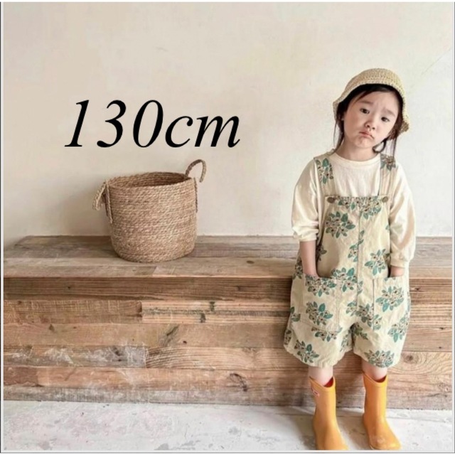 花柄サロペット（ショートパンツ）130cm キッズ/ベビー/マタニティのキッズ服女の子用(90cm~)(パンツ/スパッツ)の商品写真