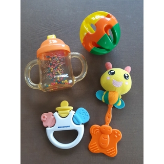 赤ちゃん　おもちゃ　歯がため　ラトル　ラッパ　ボール(知育玩具)