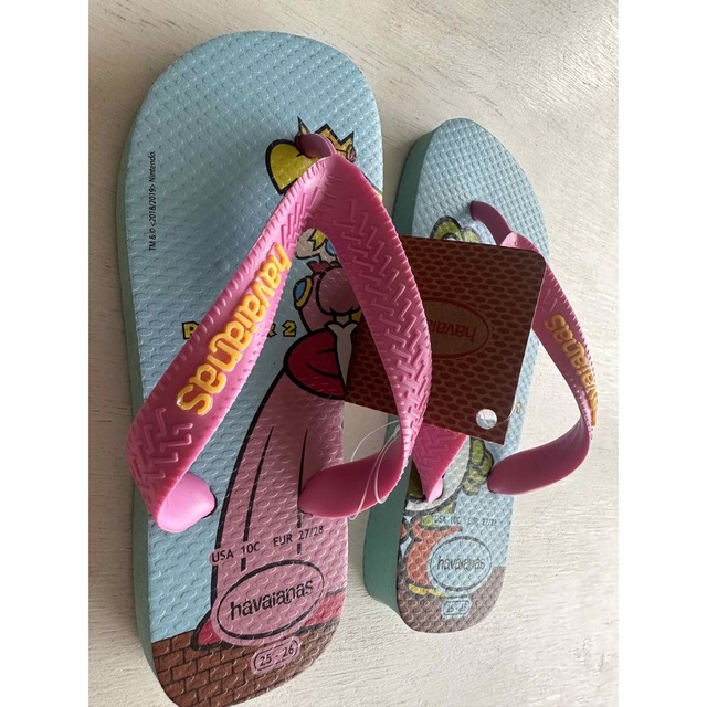 havaianas(ハワイアナス)の新品　スーパーマリオ　ピーチ姫　ハワイアナスサンダル　ビーチサンダル　16cm キッズ/ベビー/マタニティのキッズ靴/シューズ(15cm~)(サンダル)の商品写真