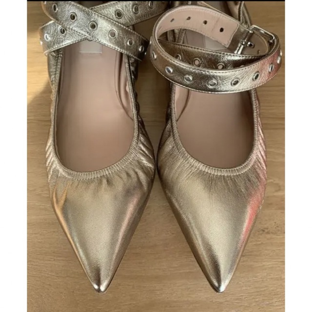 VALENTINO(ヴァレンティノ)の【新品】Valentino  ヴァレンティノ　Love Latch 39 レディースの靴/シューズ(サンダル)の商品写真