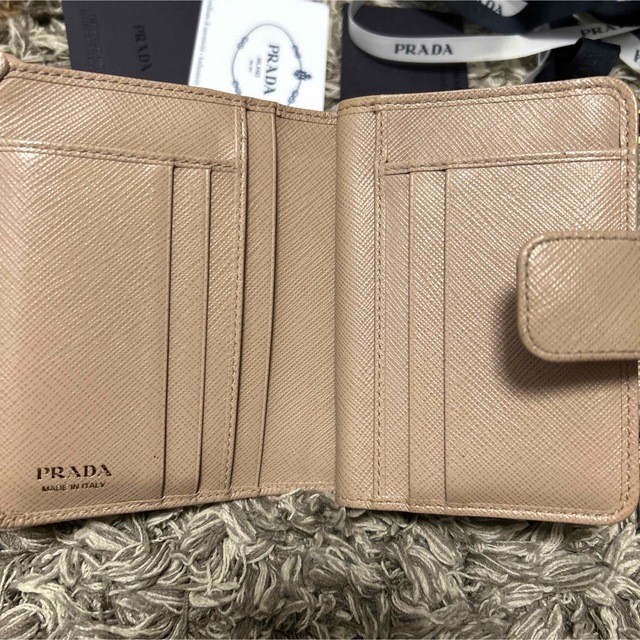 【正規品】【人気のピンクベージュ】PRADA 財布 サフィアーノ 二つ折り