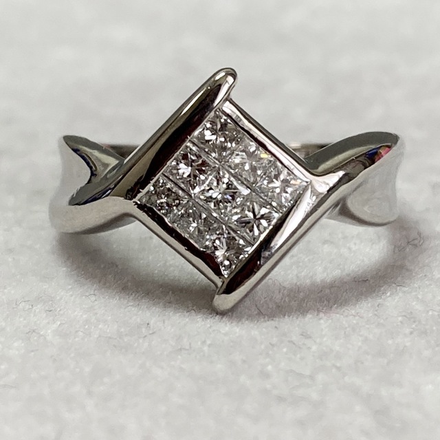 Pt900 プリンセスカットのダイヤモンドリング　指輪