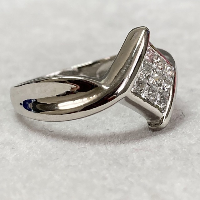 Pt900 プリンセスカットのダイヤモンドリング　指輪