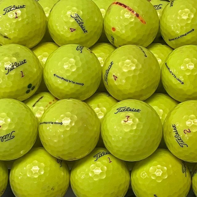 Titleist(タイトリスト)の215・★ロストボール タイトリスト PRO V1x 2021年イエロー20球B スポーツ/アウトドアのゴルフ(その他)の商品写真