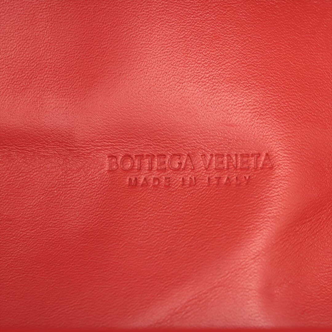 Bottega Veneta(ボッテガヴェネタ)のボッテガヴェネタ ザ・チェーン ポーチ レザー  レッド レディース ウエ レディースのバッグ(ボディバッグ/ウエストポーチ)の商品写真