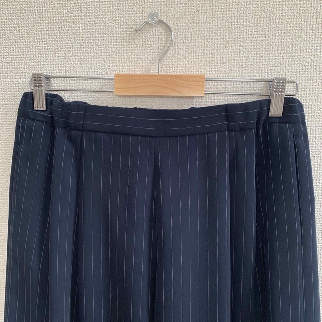 ROPE’(ロペ)のロペ　キュロット　ネイビーストライプ レディースのパンツ(キュロット)の商品写真