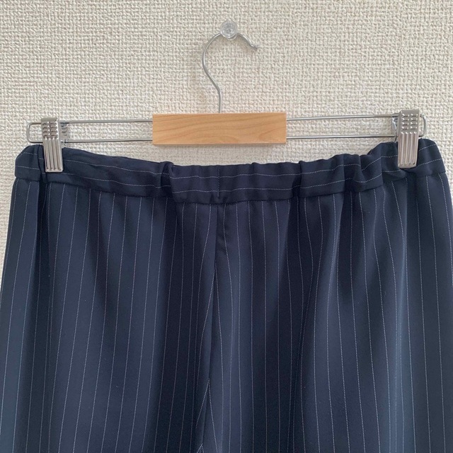 ROPE’(ロペ)のロペ　キュロット　ネイビーストライプ レディースのパンツ(キュロット)の商品写真