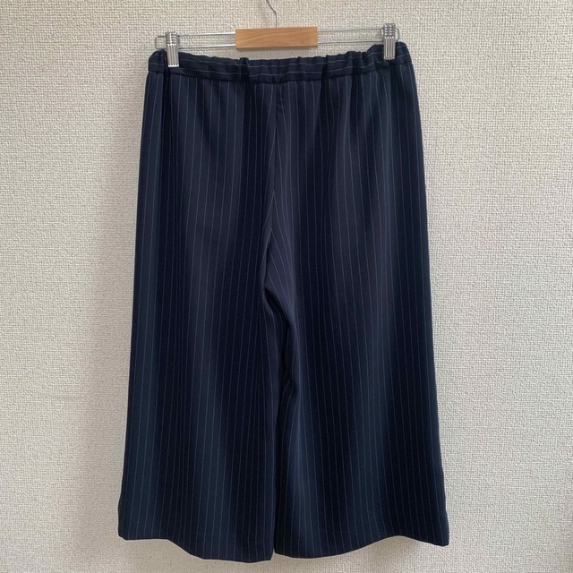 ROPE’(ロペ)のロペ　キュロット　ネイビーストライプ レディースのパンツ(キュロット)の商品写真
