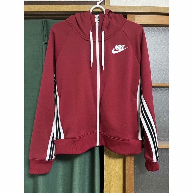 NIKE(ナイキ)のNIKEパーカー レディースのトップス(パーカー)の商品写真