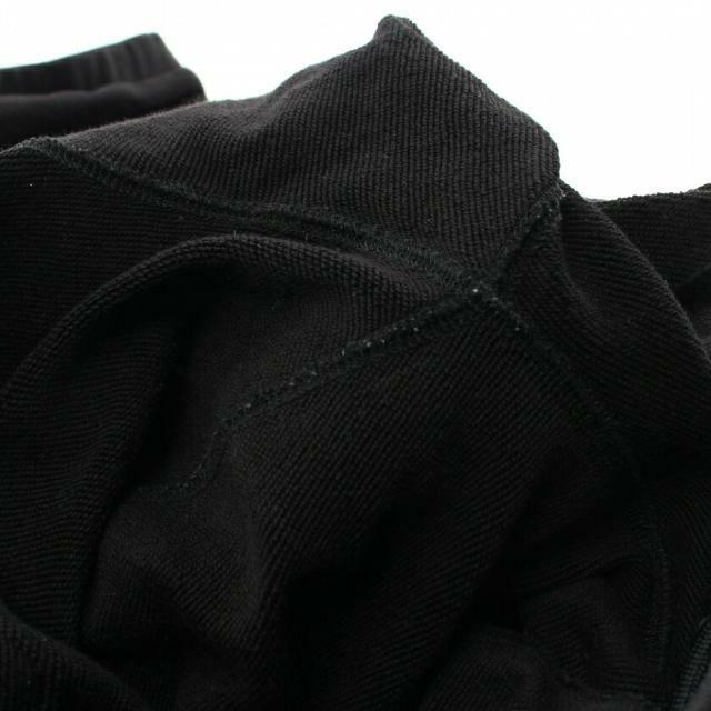 MONCLER(モンクレール)の パンツ スウェットパンツ ブラック レッド ネイビー ロゴプリント メンズのパンツ(その他)の商品写真