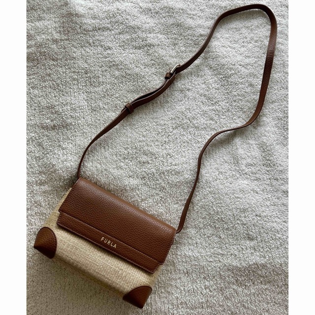 バッグ美品❗️FURLA ショルダーバッグ