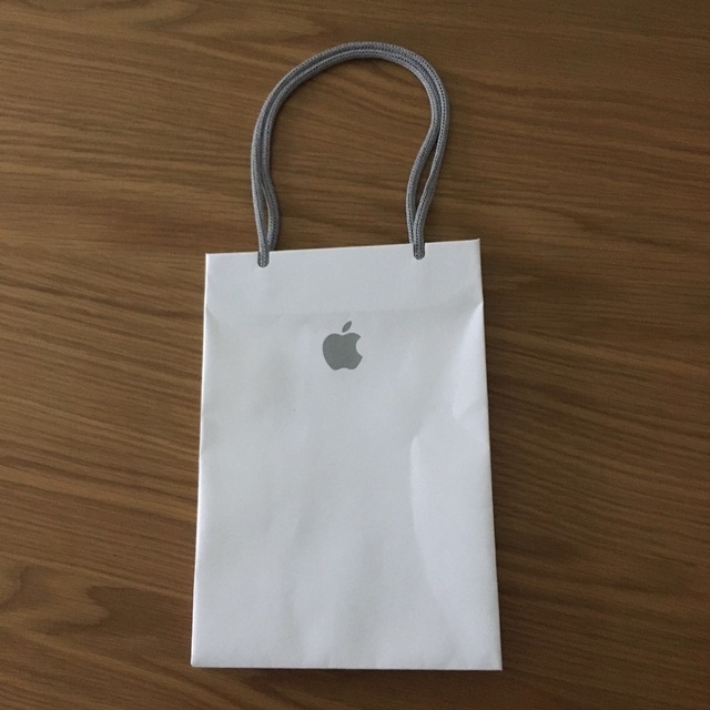 Apple(アップル)のApple ショッパー　紙袋 レディースのバッグ(ショップ袋)の商品写真