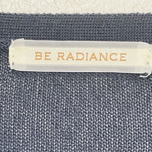 BE RADIANCE(ビーラディエンス)の美品⭐️BE RADIANCE カーディガン Vネック ネイビー レディースのトップス(カーディガン)の商品写真