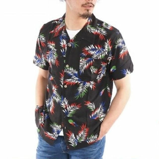 BARCEDOS(バルセドス)の新品　Ｌ　ブラック　ヤシの葉　プリント　レーヨン　アロハシャツ メンズのトップス(シャツ)の商品写真