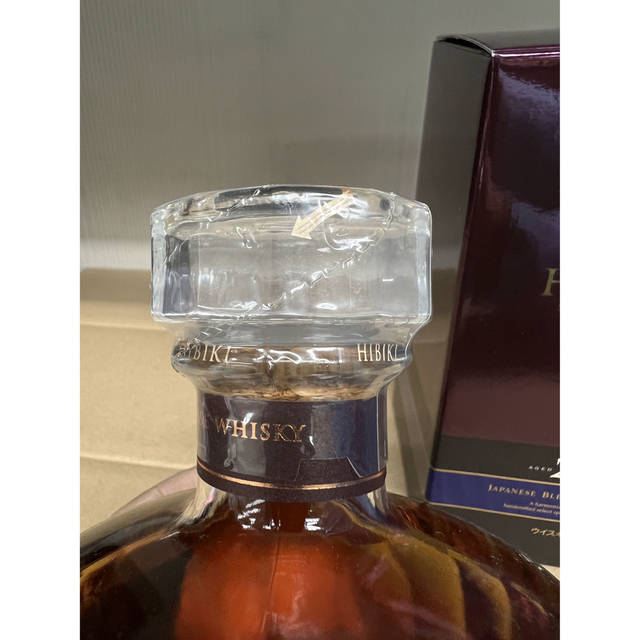 売上特価 サントリー 響21年 HIBIKI 700ml 43% 箱付 未開詮 食品/飲料