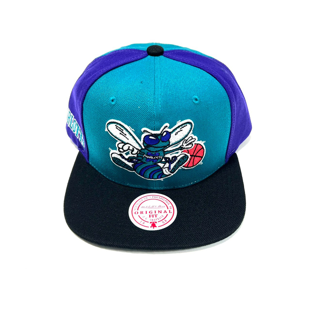 MITCHELL & NESS(ミッチェルアンドネス)の新品 ミッチェルアンドネス NBA スナップバックキャップシャーロットホーネッツ メンズの帽子(キャップ)の商品写真