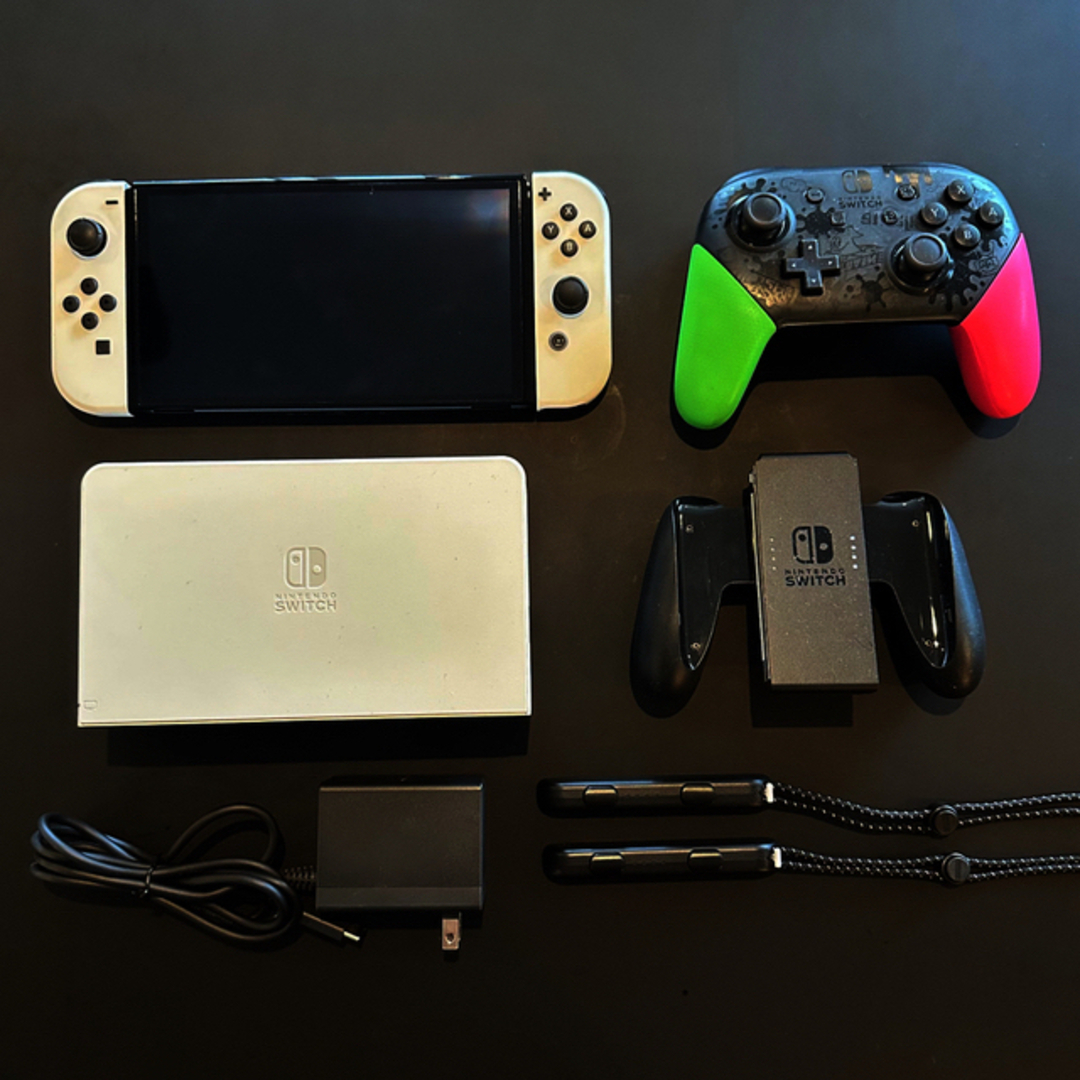 Nintendo Switch(ニンテンドースイッチ)のコントローラー付き☆Nintendo Switch 有機EL ホワイト エンタメ/ホビーのゲームソフト/ゲーム機本体(携帯用ゲーム機本体)の商品写真