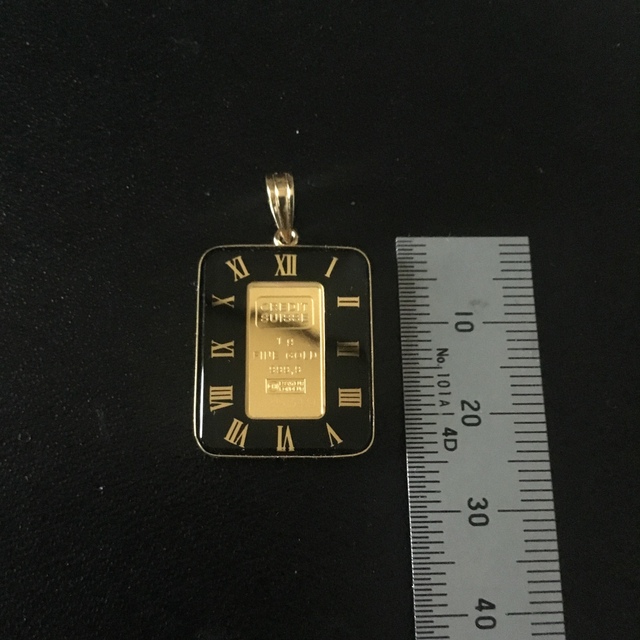 K24純金 K18金枠 両面ガラス ペンダント 6,1グラム K24純金 K18金枠 両面ガラス ペンダント 6,1グラム