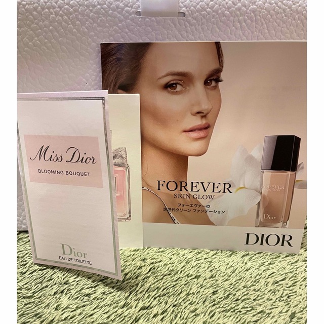 Christian Dior(クリスチャンディオール)のDior 香水1ml メイクアップベース リキッドファンデーション サンプル  コスメ/美容のキット/セット(サンプル/トライアルキット)の商品写真