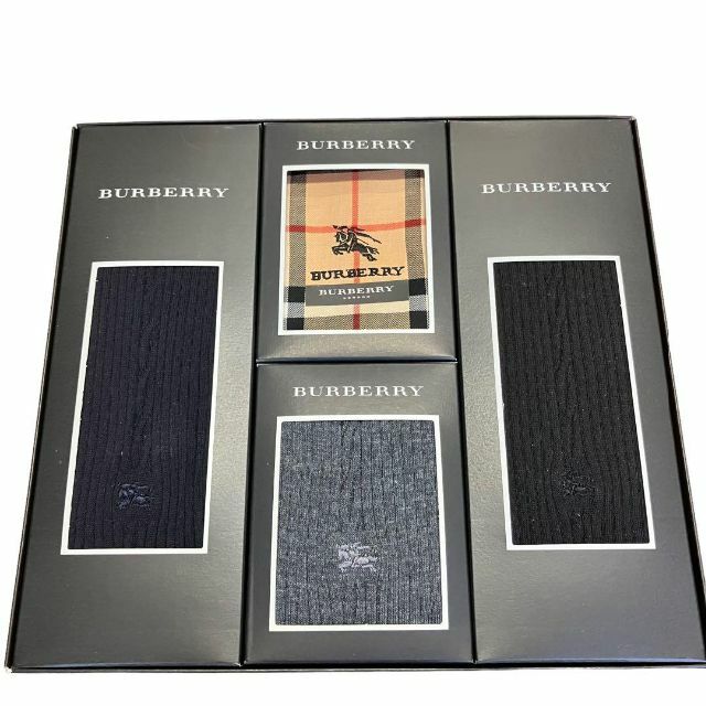 BURBERRY(バーバリー)の【新品未使用品】バーバリー　ハンカチ・靴下セット　ギフト　おしゃれ メンズのレッグウェア(ソックス)の商品写真