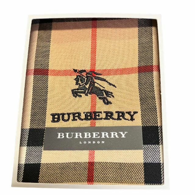 BURBERRY(バーバリー)の【新品未使用品】バーバリー　ハンカチ・靴下セット　ギフト　おしゃれ メンズのレッグウェア(ソックス)の商品写真